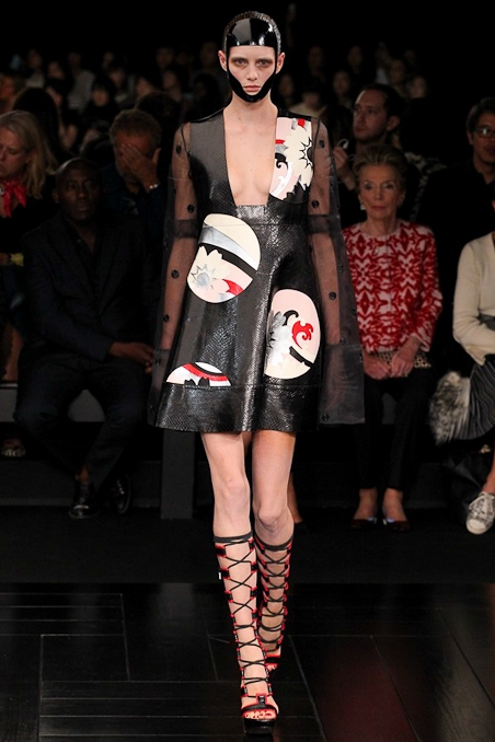 Sanne Vloet shows Paris S/S 2015 Alexander McQueen